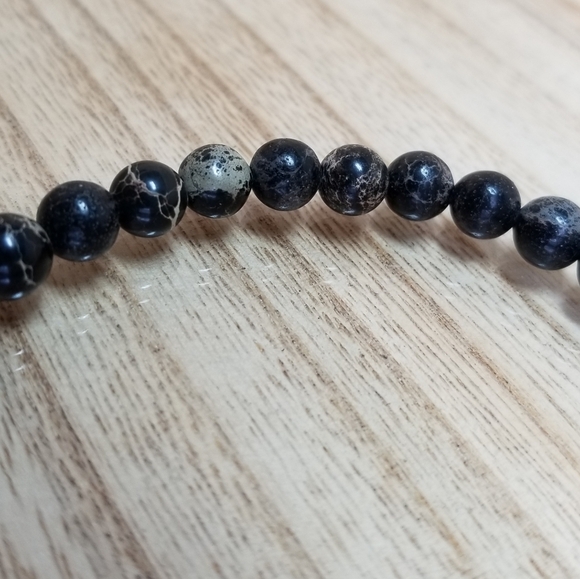 Sea Sediment, Onyx & Sandalwood Stretch Bracelet - Picture 5 of 6